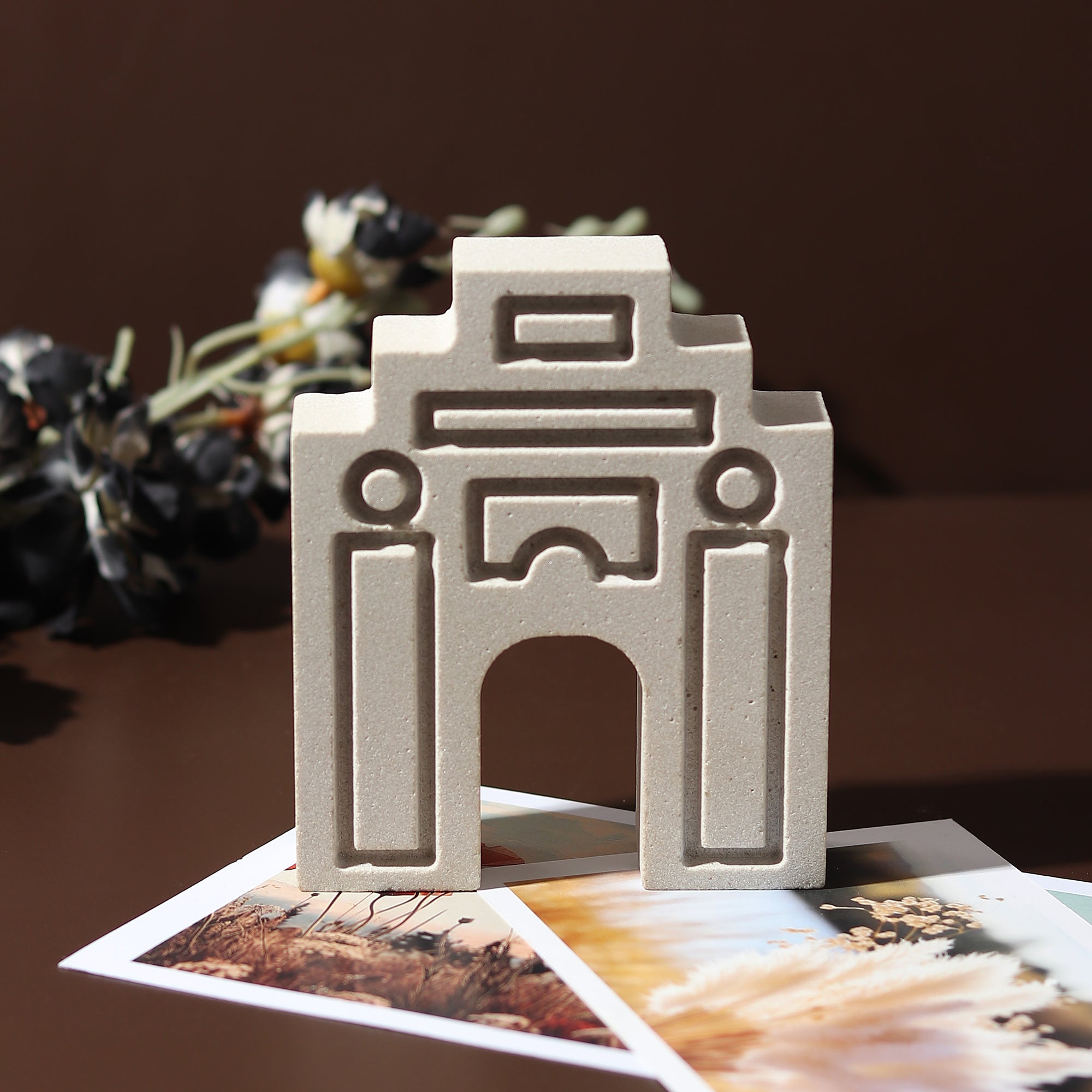 MARBLE PAPER WEIGHT - DELHI MONUMENT